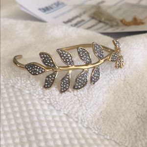 Stella & Dot Leaf Bracelet